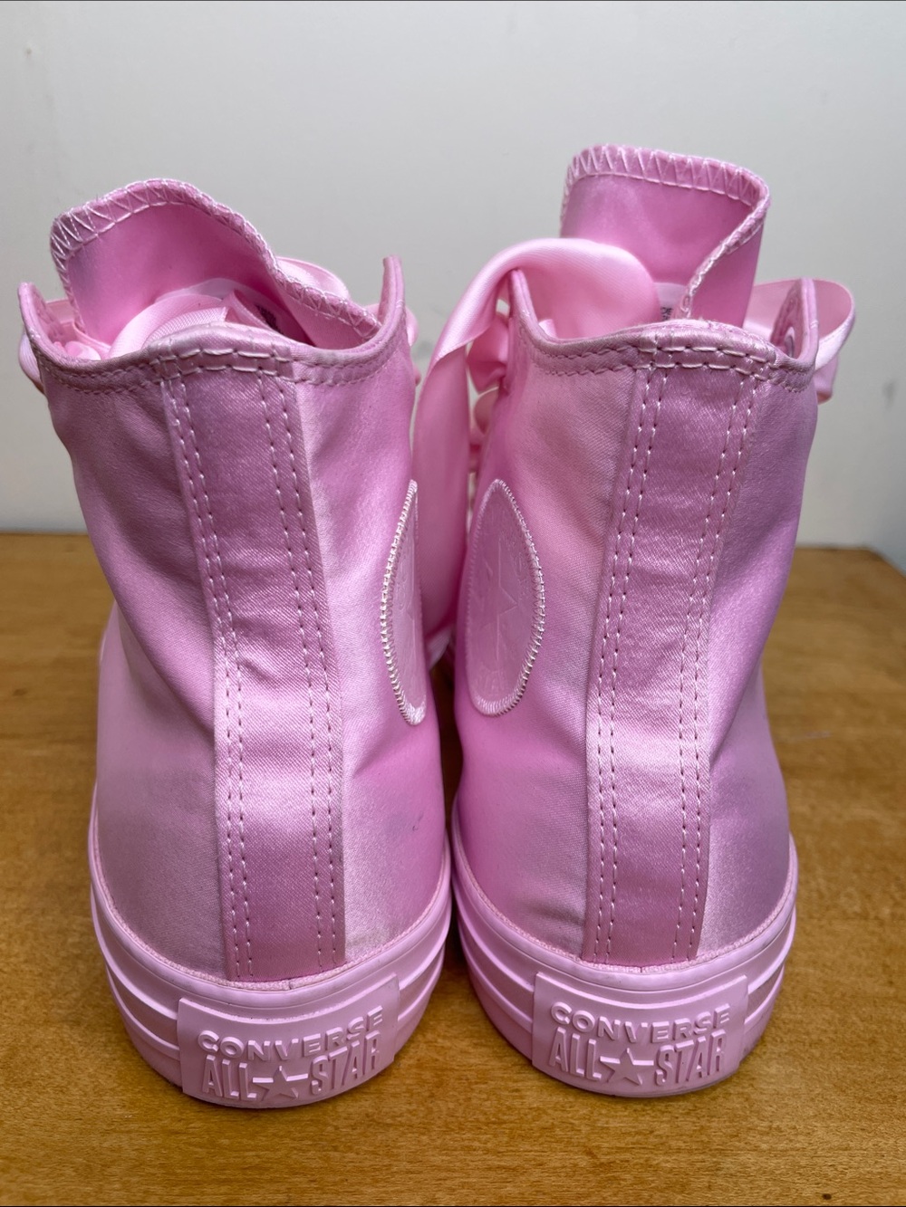 Converse Pink High-Top Satin Ribbon Sneakers. Size 7 - Picture 5 of 12
